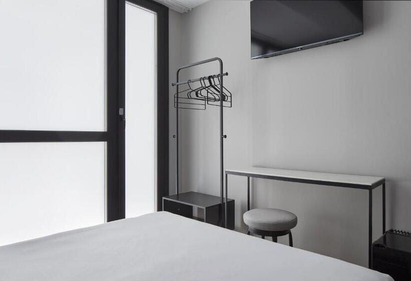 پانسیون Hostal Espoz Y Mina