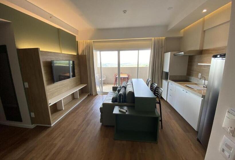 استراحتگاه Hot Beach Suites