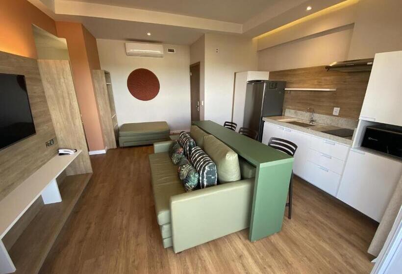 استراحتگاه Hot Beach Suites