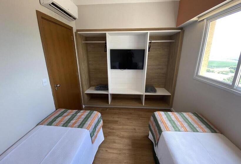 استراحتگاه Hot Beach Suites