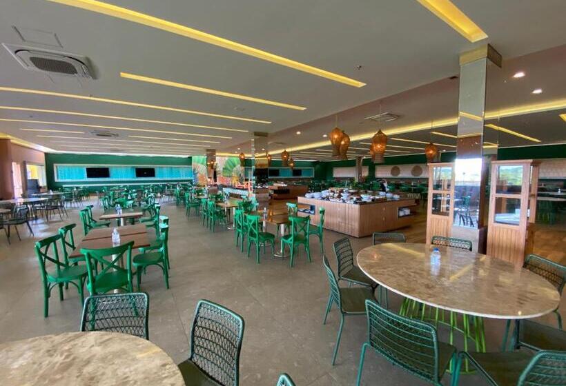 استراحتگاه Hot Beach Suites