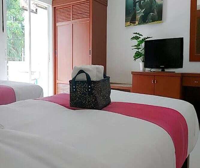 ユースホステル Aromdee At Naithon Beach