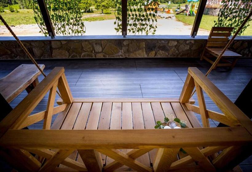 פנסיון Casa Iustin