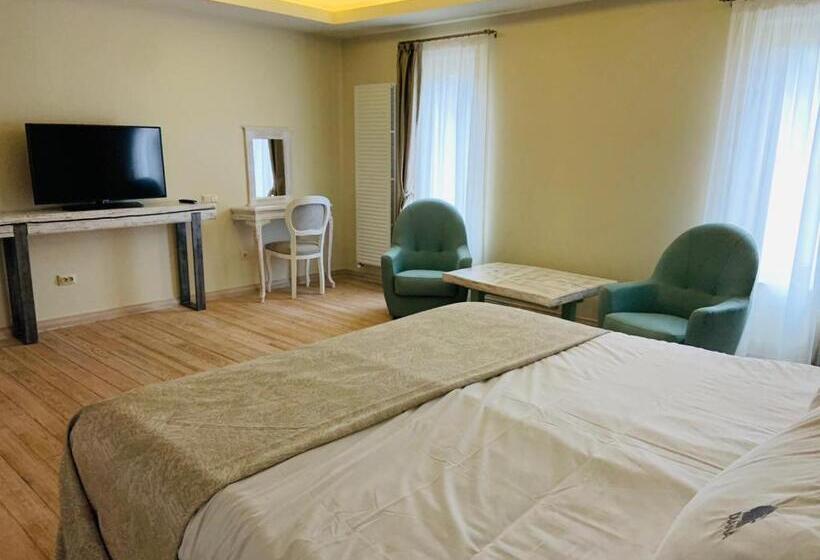 פנסיון Casa Iustin