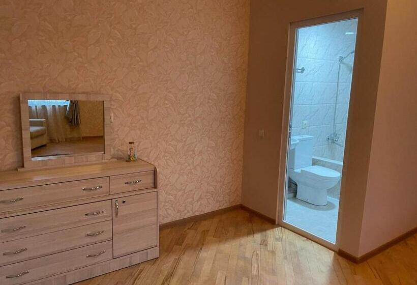 پانسیون Sisi Guest House