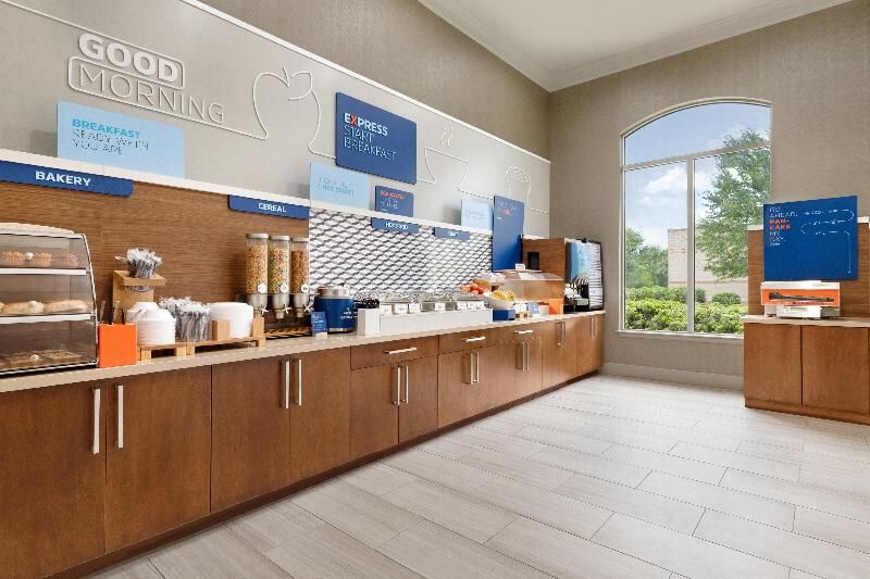 Holiday Inn Express Hotel & Suites Auburn   University Area, An Ihg