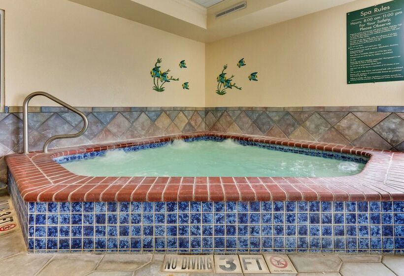 هتل Comfort Inn & Suites