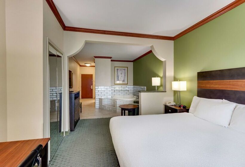 هتل Comfort Inn & Suites