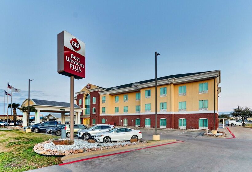 هتل Comfort Inn & Suites
