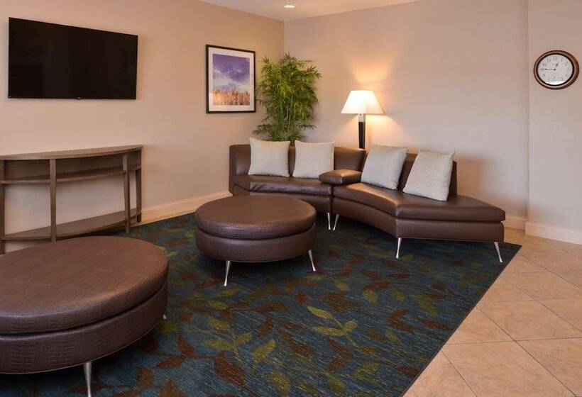 هتل Candlewood Suites Bloomington, An Ihg