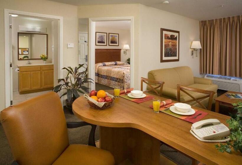 هتل Candlewood Suites Augusta, An Ihg