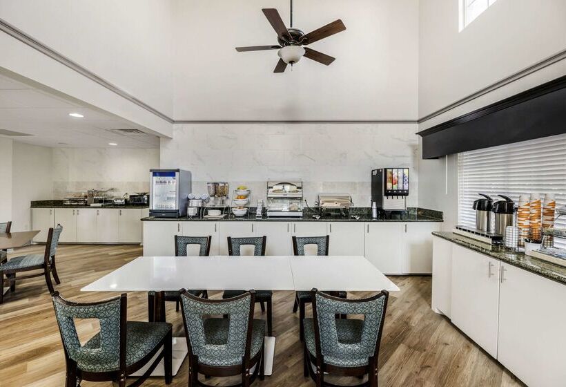 호텔 Comfort Inn & Suites