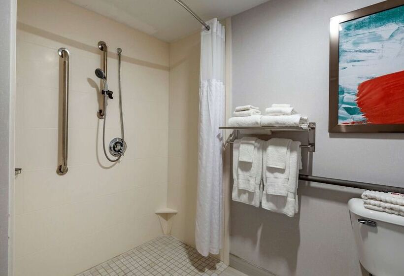 酒店 Comfort Inn & Suites