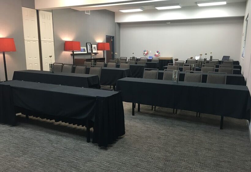 Отель Country Inn & Suites by Radisson, Austin North Pflugerville, TX