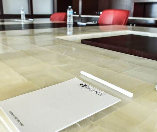 هتل Hilton Queretaro