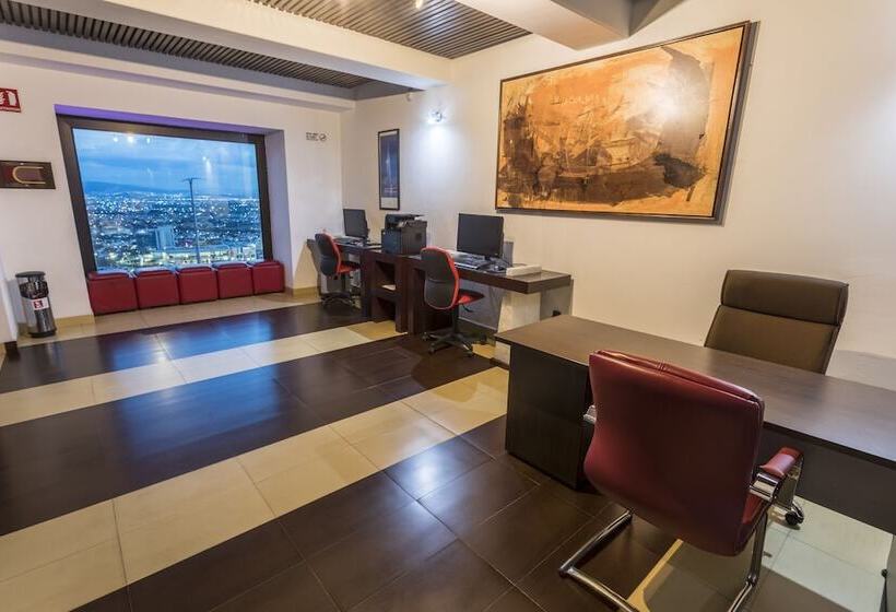 هتل Hilton Queretaro