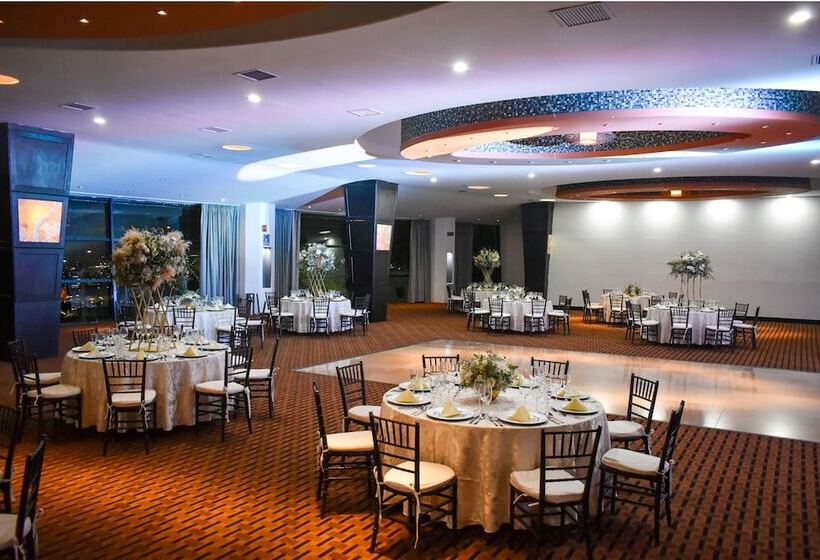 هتل Hilton Queretaro
