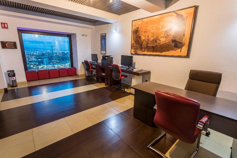 هتل Hilton Queretaro