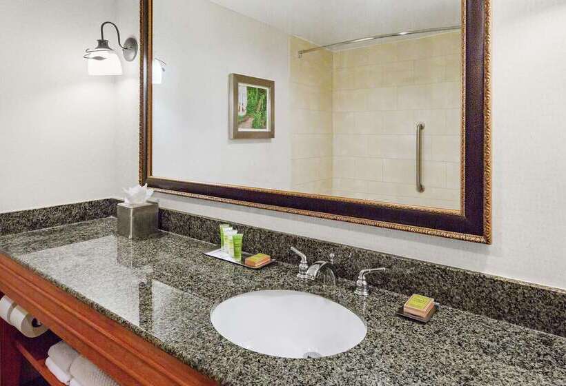 هتل Doubletree Raleigh Durham Airport At Research Triangle Park