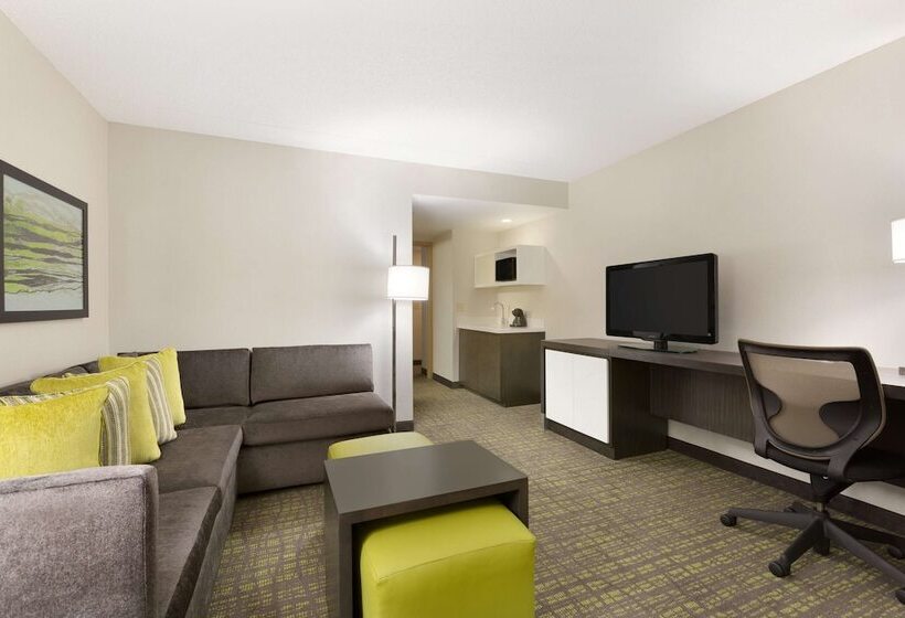 هتل Embassy Suites By Hilton Newark Wilmington South