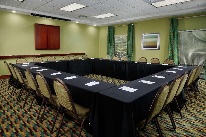 فندق Hampton Inn Bermuda Run