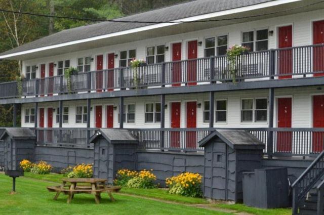 فندق Hillwinds Lodge