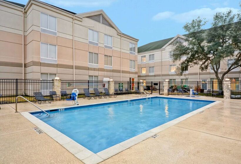 هتل Hilton Garden Inn Austin Roundrock