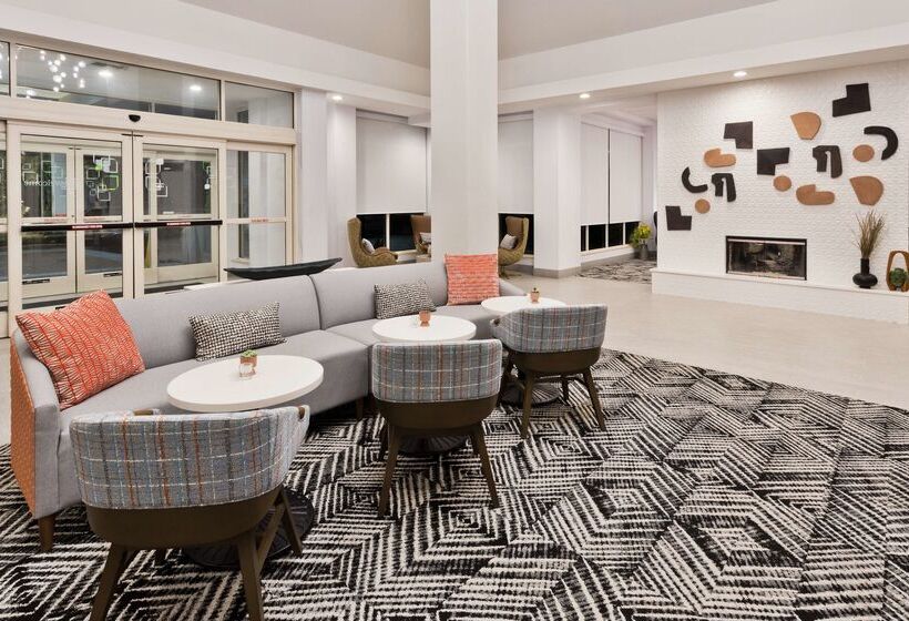 هتل Hilton Garden Inn Birmingham/lakeshore Drive