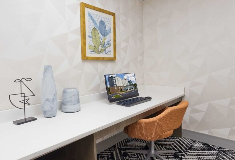 هتل Hilton Garden Inn Birmingham/lakeshore Drive