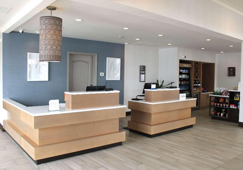 هتل Hilton Garden Inn Colorado Springs Airport