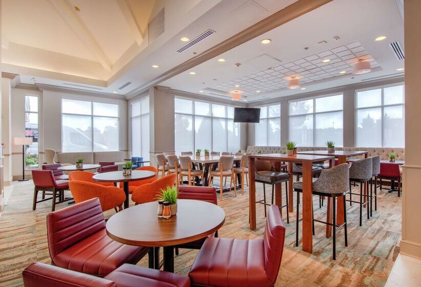 هتل Hilton Garden Inn Durham Southpoint