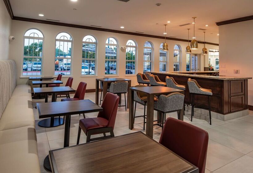 هتل Hilton Garden Inn Granbury