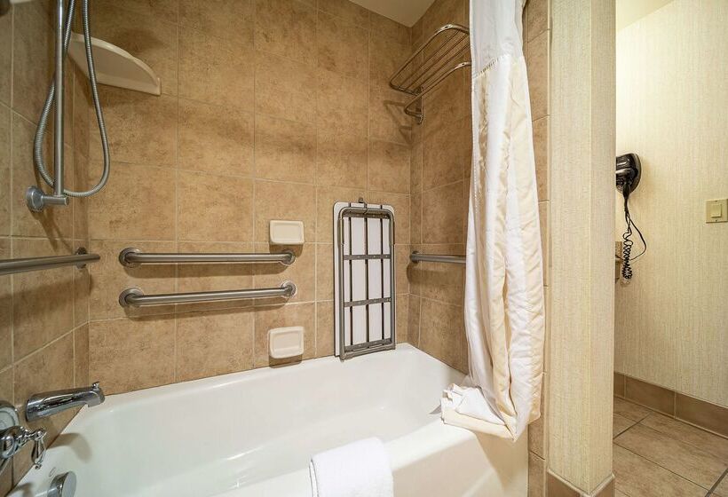 בית מלון כפרי Hilton Garden Inn Kalispell