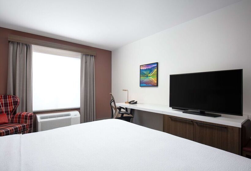 בית מלון כפרי Hilton Garden Inn Kalispell