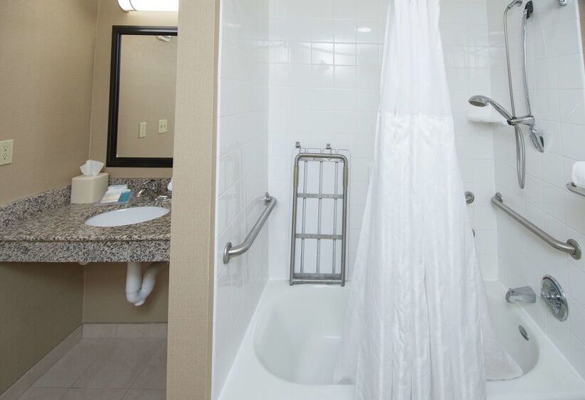 هتل Hilton Garden Inn Lexington Georgetown