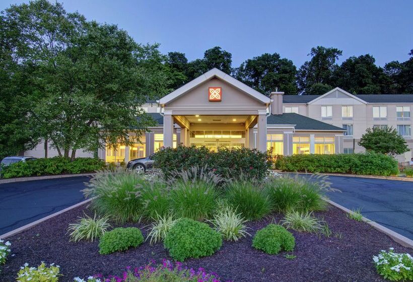 בית מלון כפרי Hilton Garden Inn Norwalk