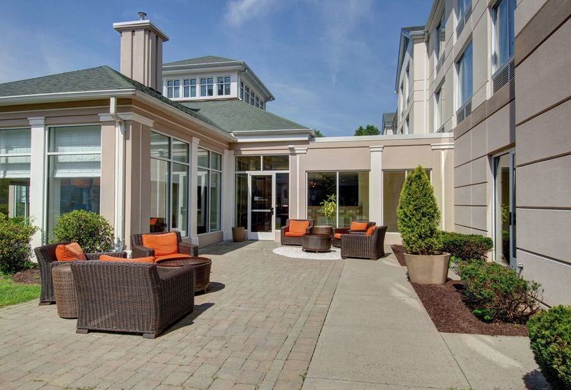 בית מלון כפרי Hilton Garden Inn Norwalk