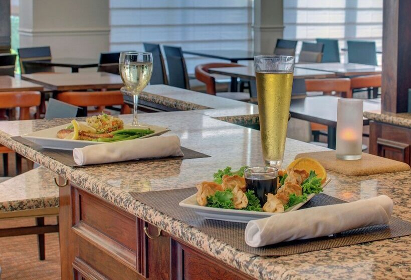 בית מלון כפרי Hilton Garden Inn Norwalk