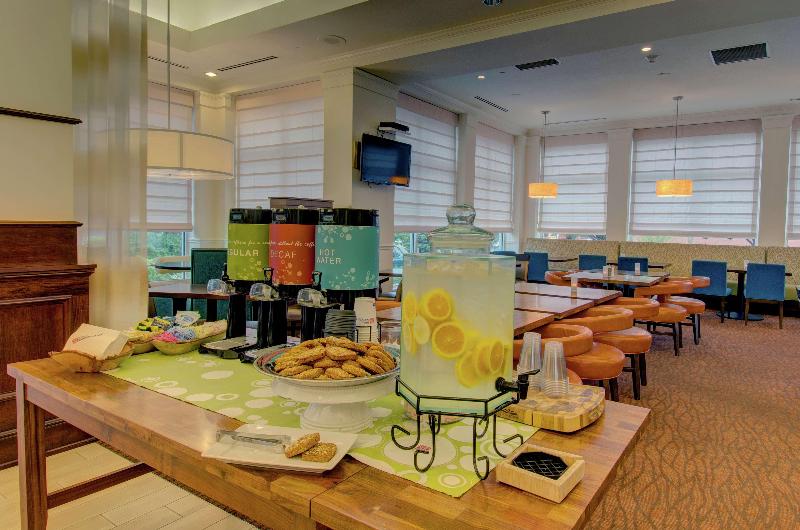בית מלון כפרי Hilton Garden Inn Norwalk