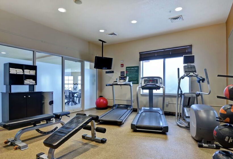 هتل Hilton Garden Inn Oshkosh