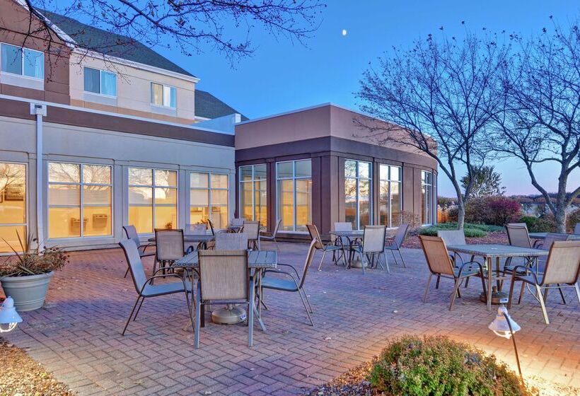 هتل Hilton Garden Inn Oshkosh