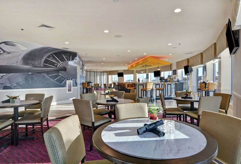 هتل Hilton Garden Inn Oshkosh