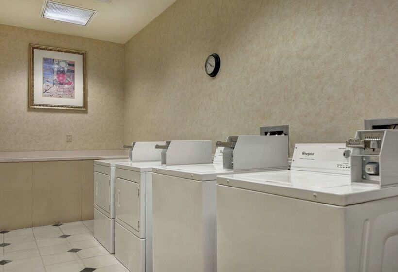 هتل Hilton Garden Inn Oshkosh