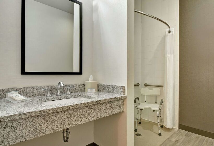 هتل Hilton Garden Inn Oshkosh