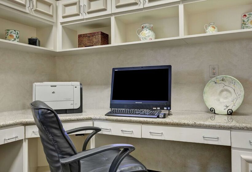 هتل Hilton Garden Inn Oshkosh