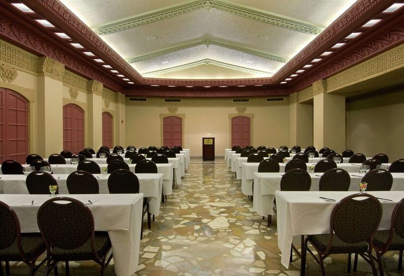 هتل Hilton President Kansas City
