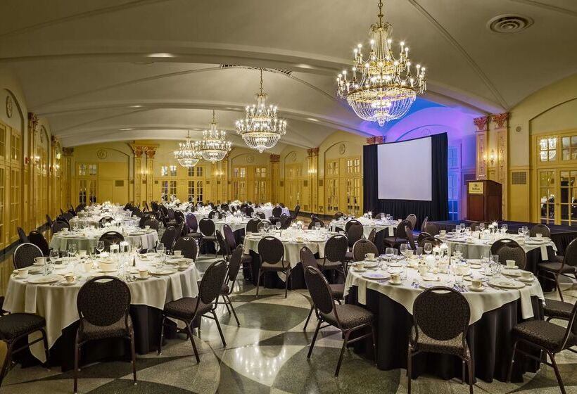 هتل Hilton President Kansas City