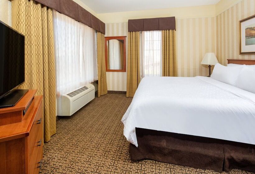 هتل Holiday Inn Express  & Suites Astoria