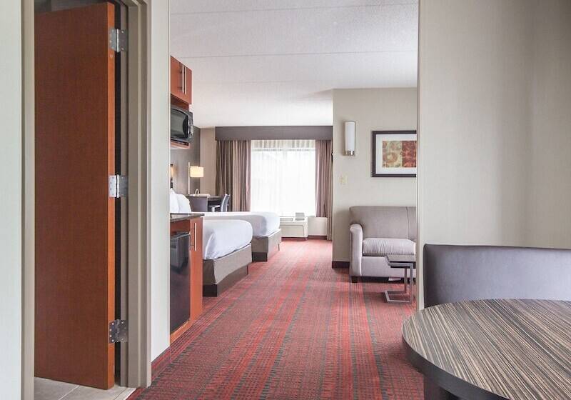 هتل Holiday Inn Express  & Suites Auburn