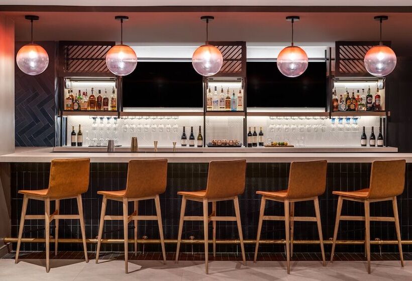 ホテル Atwell Suites Austin Airport, An Ihg